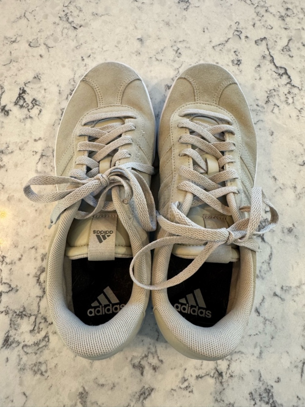 Adidas Women’s  Neutral Beige‎ Low-Top Sneakers Size 10 Like new